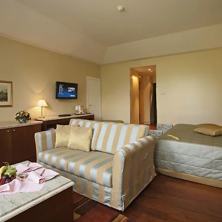 Principe Leopoldo Hotel